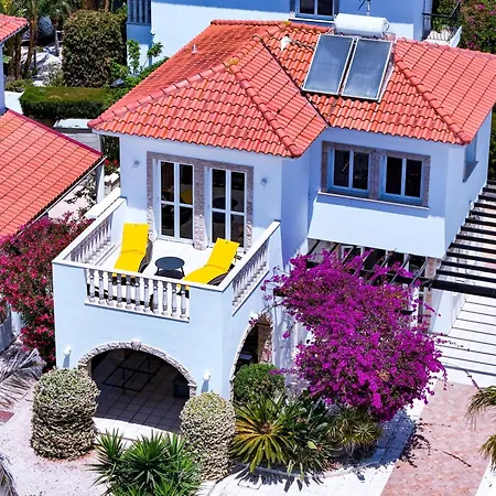 Sunny With Hot Tub, Garden And 2 Bedrooms, 5 Minutes To The Villa