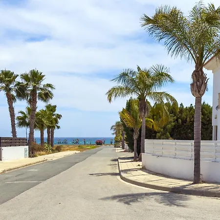 Sunny With Hot Tub, Garden And 2 Bedrooms, 5 Minutes To The Βίλα Πύλα