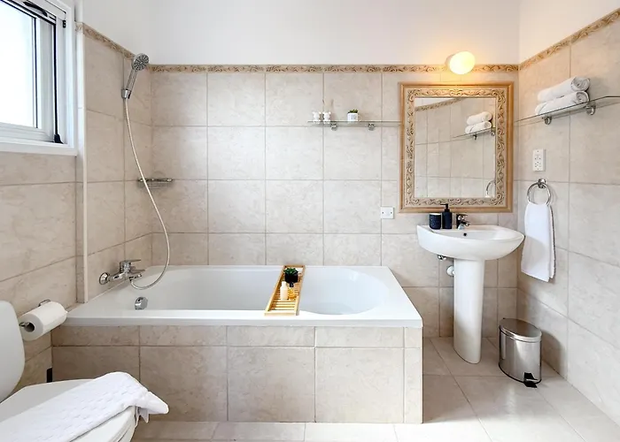 Sunny With Hot Tub, Garden And 2 Bedrooms, 5 Minutes To The Pyla