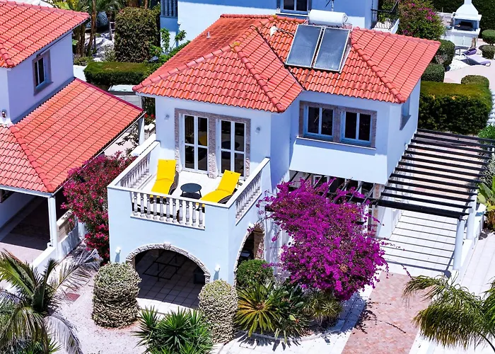 Sunny With Hot Tub, Garden And 2 Bedrooms, 5 Minutes To The Vila